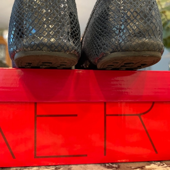 Aerosoles  blue snake flats - Picture 2 of 9